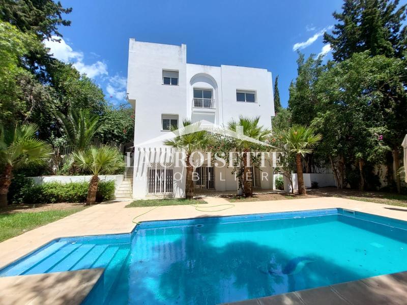 Villa S+6 avec piscine à Gammarth